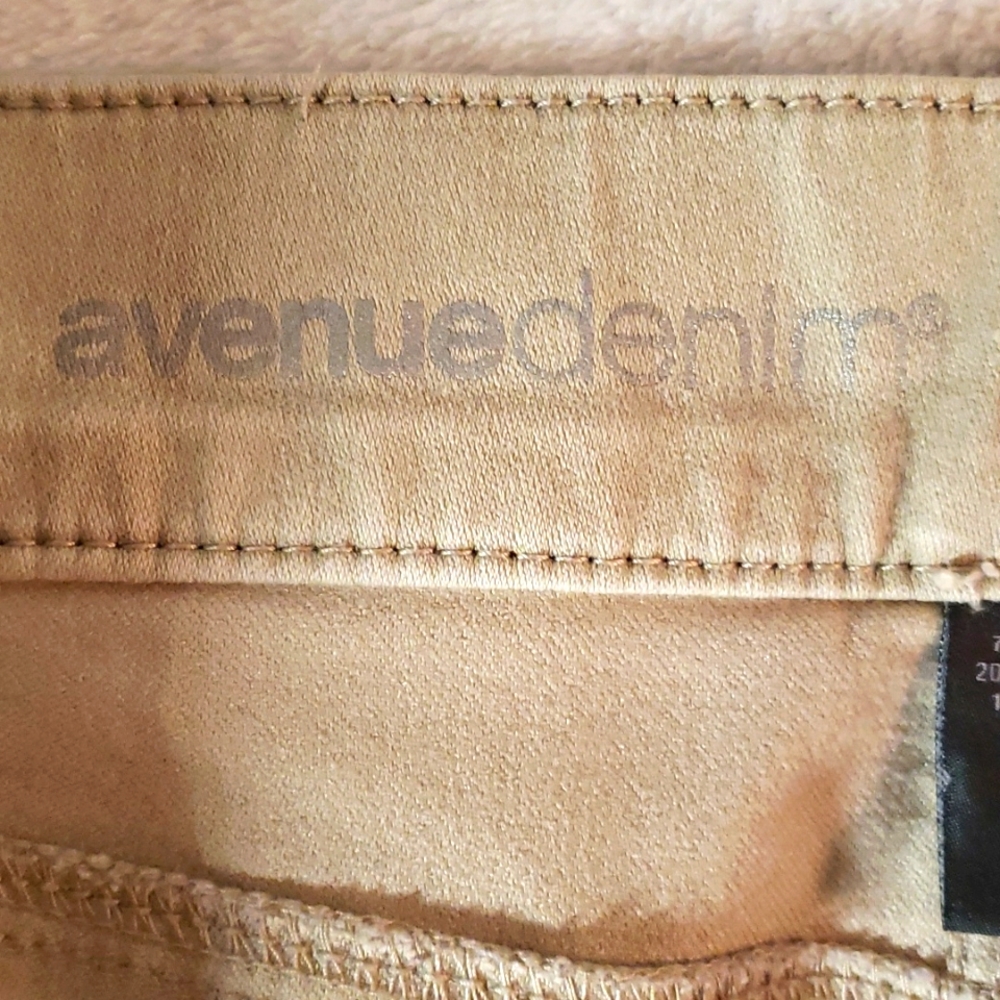 Capris - Picture 6 of 7